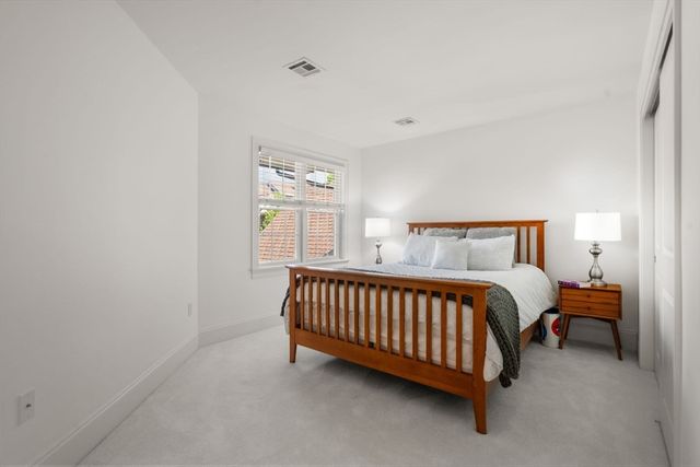 287 Langley Rd 43, Newton, MA 02459
