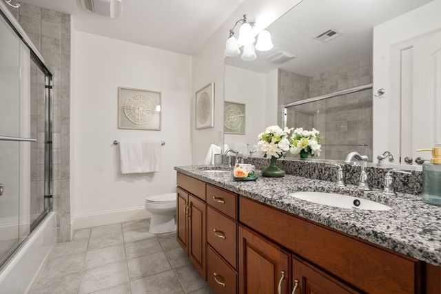 287 Langley Rd 43, Newton, MA 02459