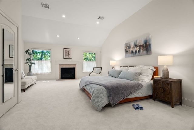287 Langley Rd 43, Newton, MA 02459