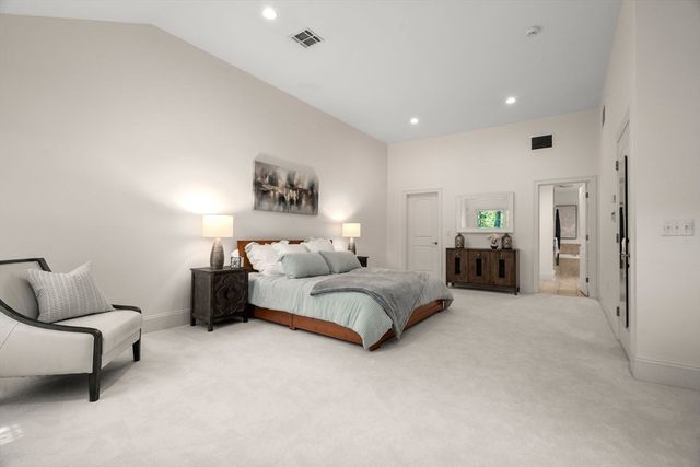 287 Langley Rd 43, Newton, MA 02459