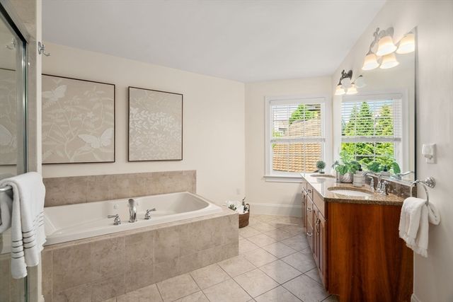 287 Langley Rd 43, Newton, MA 02459