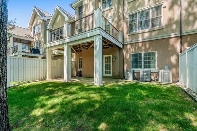 287 Langley Rd 43, Newton, MA 02459