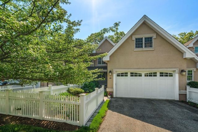 287 Langley Rd 43, Newton, MA 02459