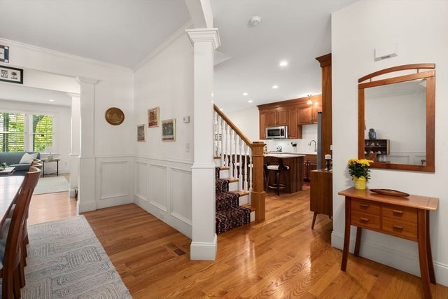 287 Langley Rd 43, Newton, MA 02459