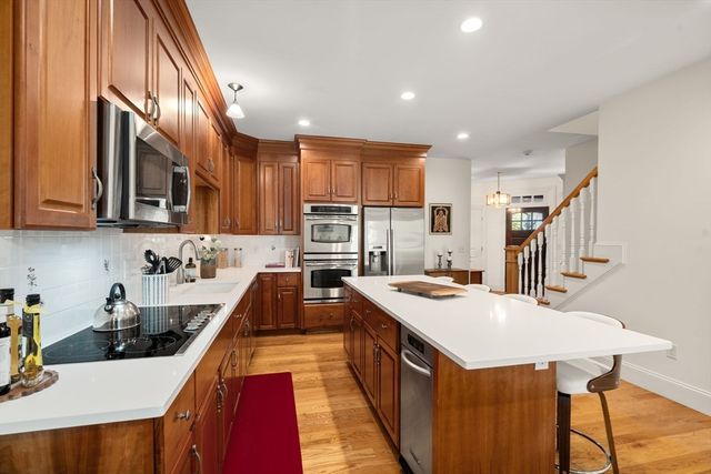 287 Langley Rd 43, Newton, MA 02459