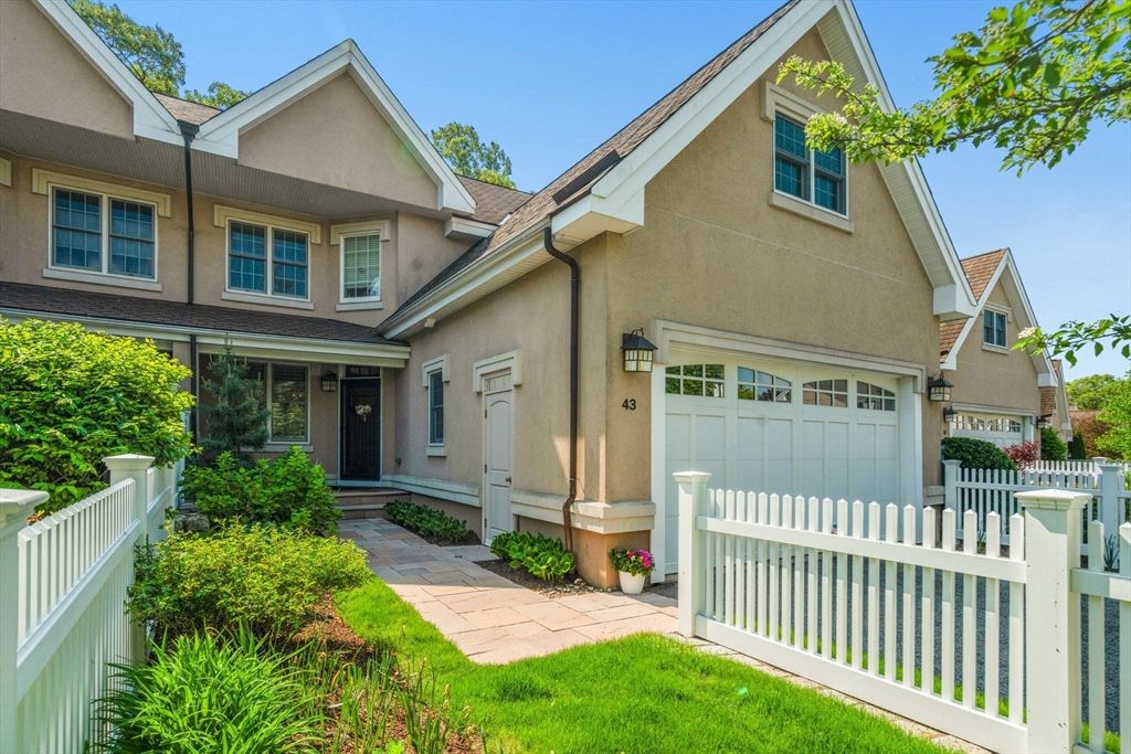 287 Langley Rd 43, Newton, MA 02459