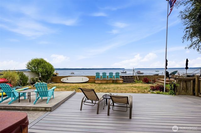 868 Juniper Pointe Lane, Camano Island, WA 98282