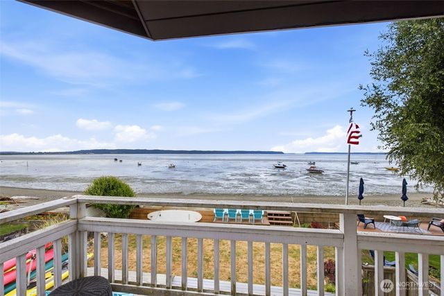 868 Juniper Pointe Lane, Camano Island, WA 98282