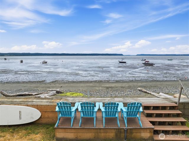 868 Juniper Pointe Lane, Camano Island, WA 98282