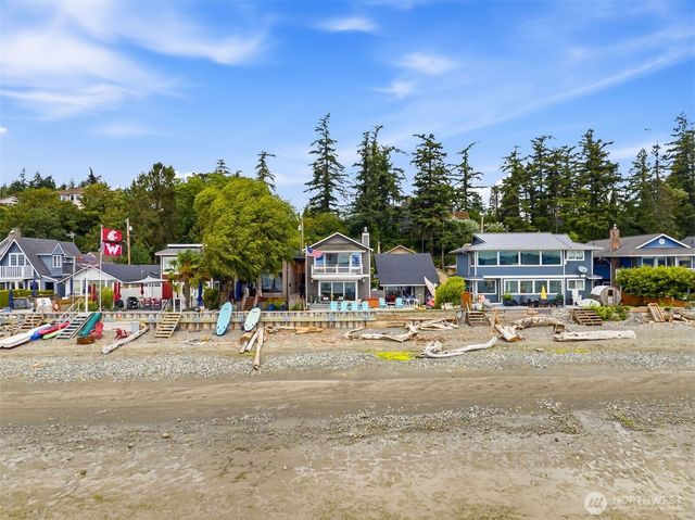 868 Juniper Pointe Lane, Camano Island, WA 98282