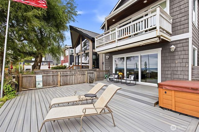 868 Juniper Pointe Lane, Camano Island, WA 98282