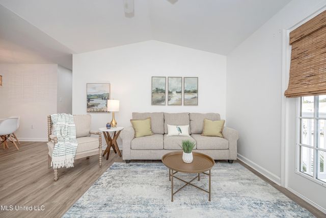 2421 Beachview Drive, F12, Ocean Springs, MS 39564