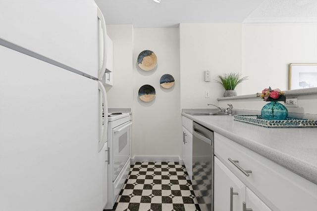 534 Beacon St 403, Boston, MA 02215