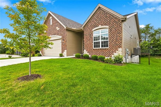 201 Keaton Woods Drive, St Charles, MO 63368