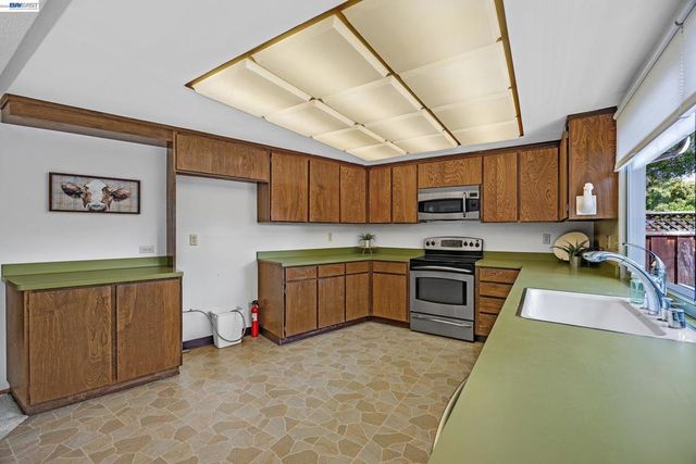 1926 Neptune Rd, Livermore, CA 94550