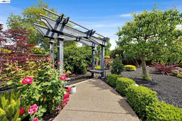 1926 Neptune Rd, Livermore, CA 94550