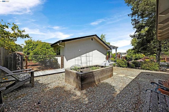 1926 Neptune Rd, Livermore, CA 94550