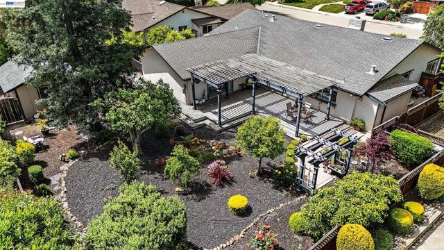 1926 Neptune Rd, Livermore, CA 94550