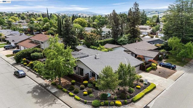 1926 Neptune Rd, Livermore, CA 94550