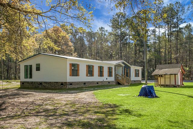 274 Rae Lane, Bonneau, SC 29431