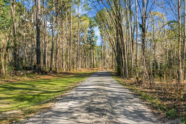 274 Rae Lane, Bonneau, SC 29431