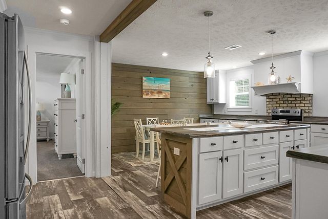 274 Rae Lane, Bonneau, SC 29431