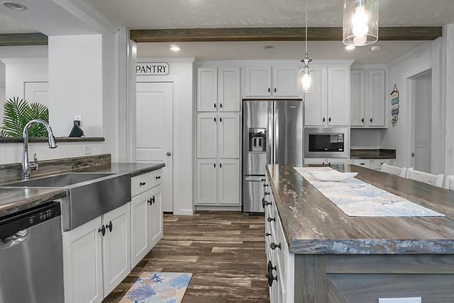 274 Rae Lane, Bonneau, SC 29431