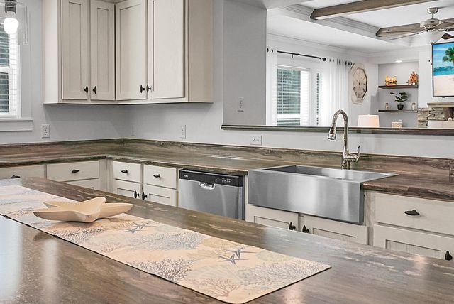 274 Rae Lane, Bonneau, SC 29431