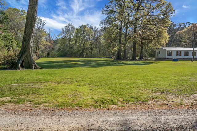 274 Rae Lane, Bonneau, SC 29431