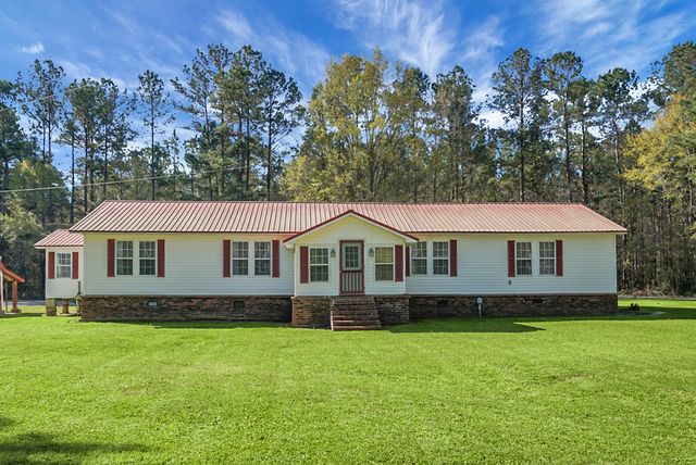 274 Rae Lane, Bonneau, SC 29431