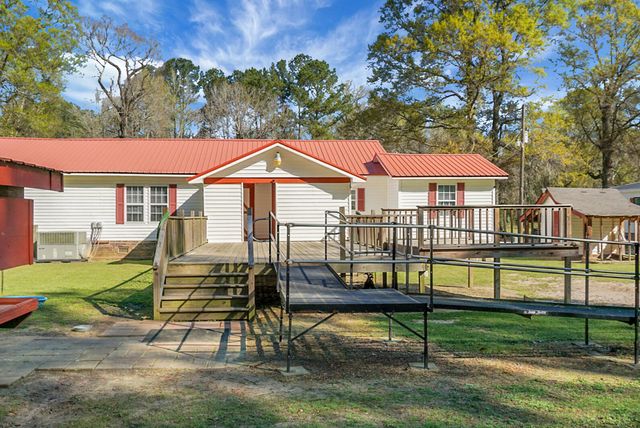 274 Rae Lane, Bonneau, SC 29431