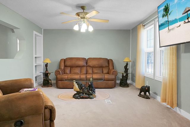 274 Rae Lane, Bonneau, SC 29431