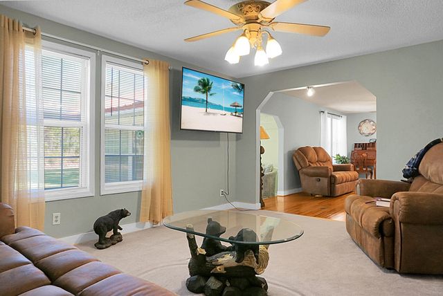 274 Rae Lane, Bonneau, SC 29431