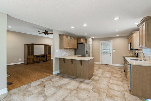 1421 MARSHALL WAY, Gadsden, AL 35907