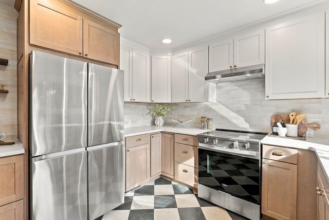 952 E Thurston Ave, Spokane, WA 99203