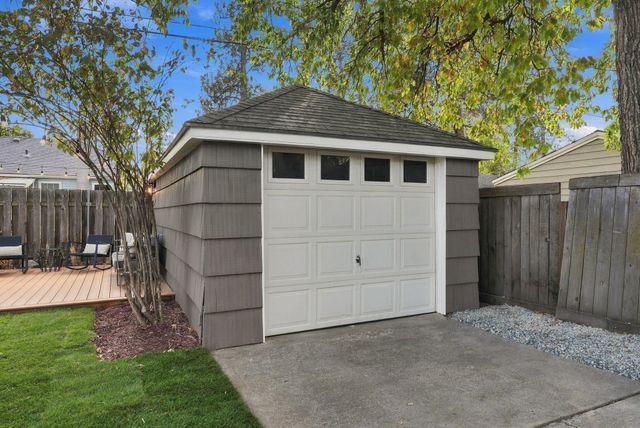 952 E Thurston Ave, Spokane, WA 99203