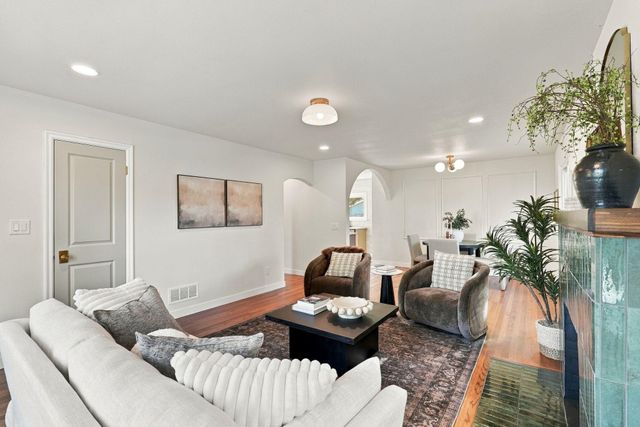 952 E Thurston Ave, Spokane, WA 99203