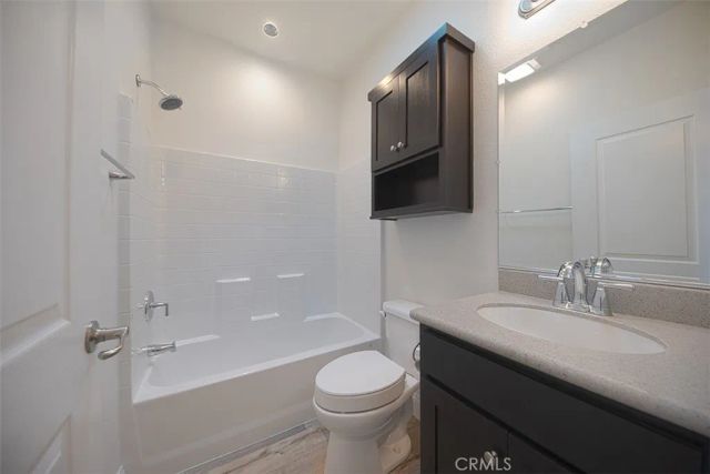 2103 245th 7, Lomita, CA 90717