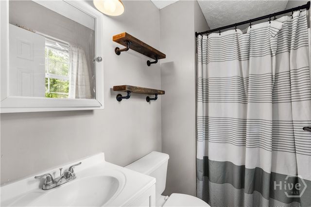 385 Sterling Creek Drive, Richmond Hill, GA 31324