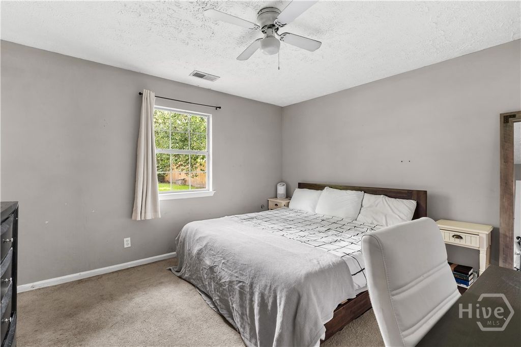Image 11 of property listing at 385 Sterling Creek Drive, Richmond Hill, GA 31324