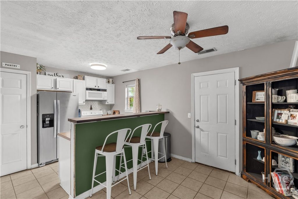 Image 15 of property listing at 385 Sterling Creek Drive, Richmond Hill, GA 31324