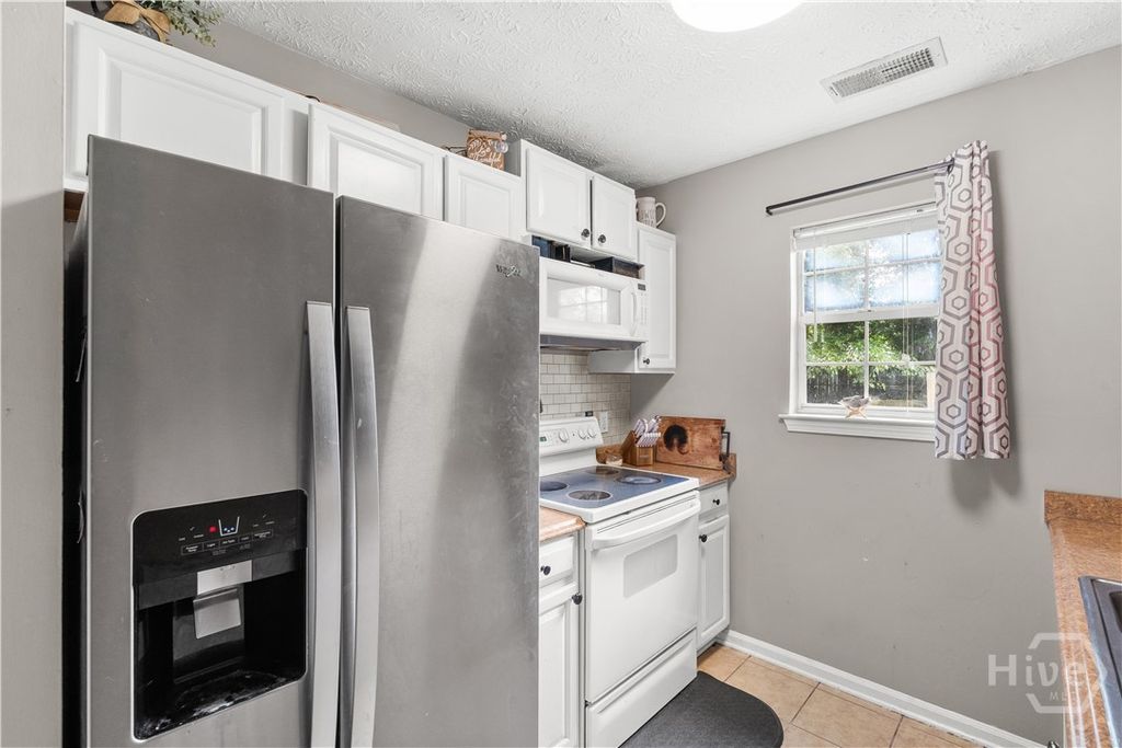 Image 19 of property listing at 385 Sterling Creek Drive, Richmond Hill, GA 31324