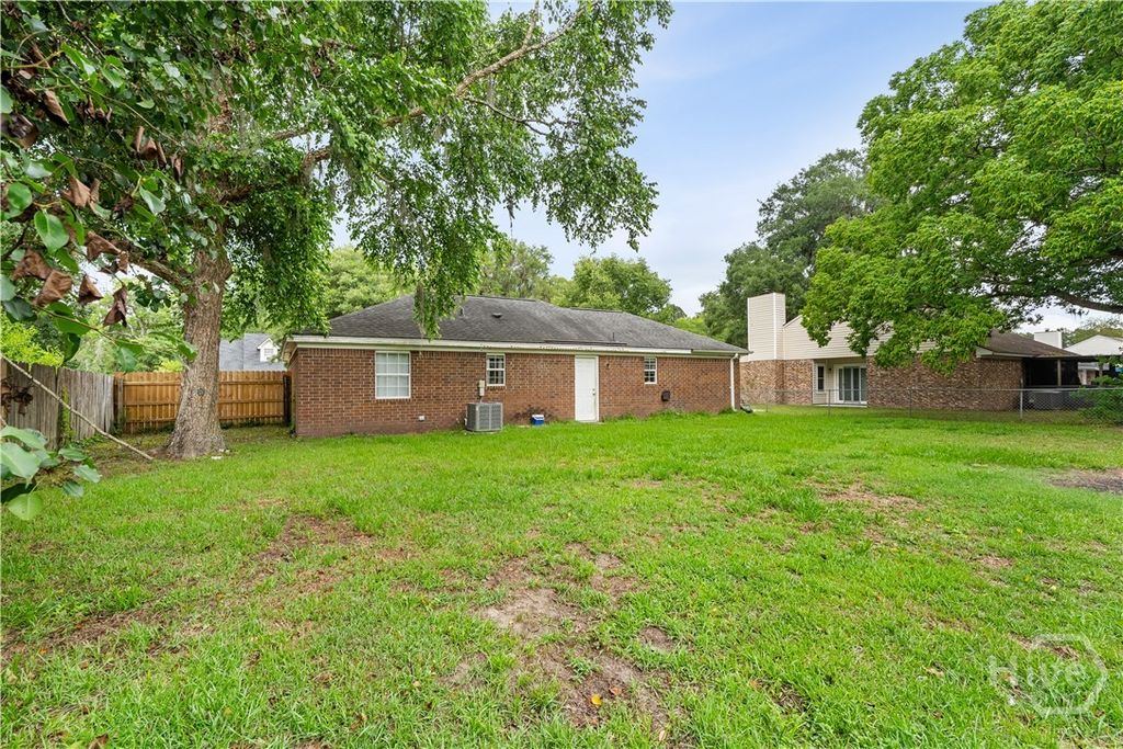 Image 24 of property listing at 385 Sterling Creek Drive, Richmond Hill, GA 31324