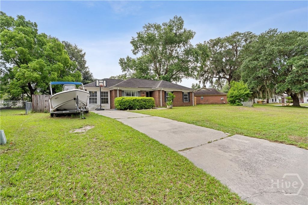 Image 30 of property listing at 385 Sterling Creek Drive, Richmond Hill, GA 31324