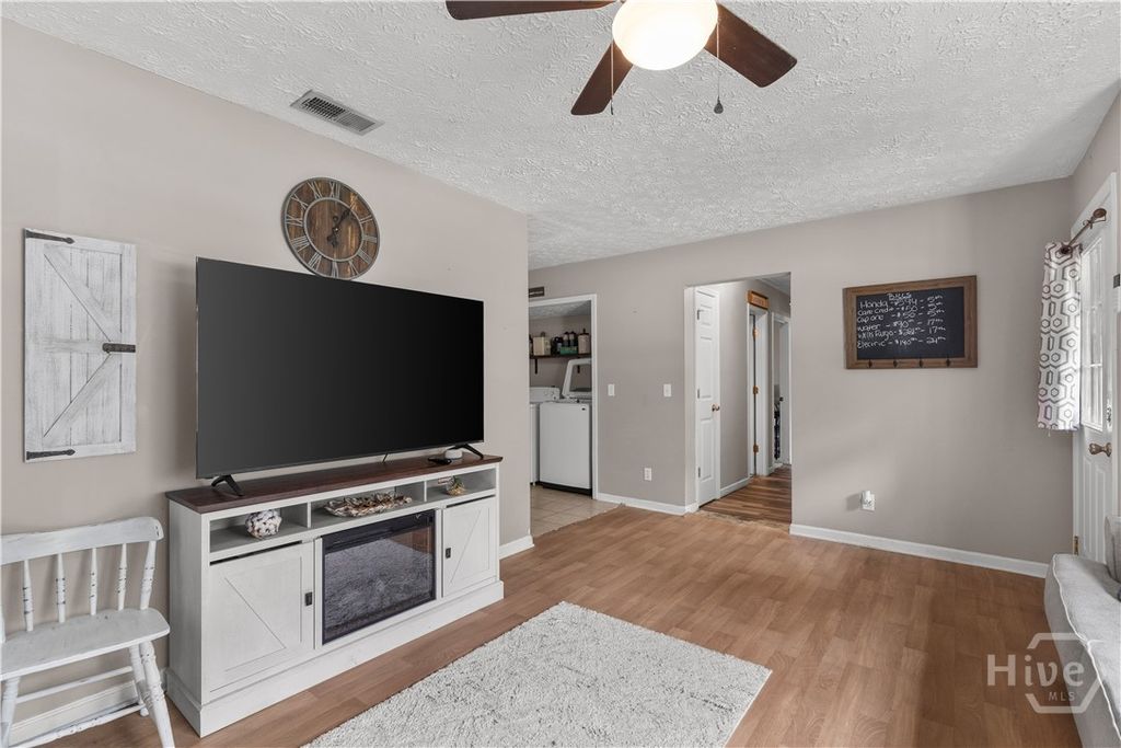 Image 5 of property listing at 385 Sterling Creek Drive, Richmond Hill, GA 31324