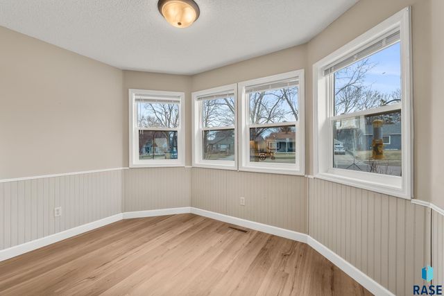 2411 Center Ave S Avenue S, Sioux Falls, SD 57105