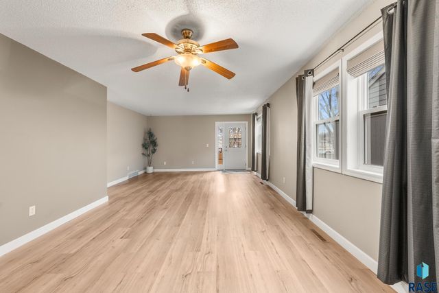 2411 Center Ave S Avenue S, Sioux Falls, SD 57105