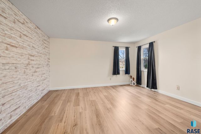 2411 Center Ave S Avenue S, Sioux Falls, SD 57105