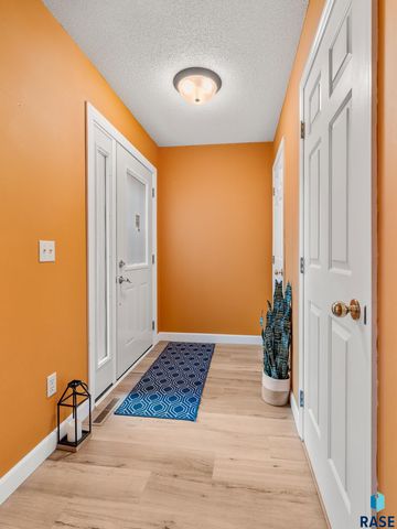 2411 Center Ave S Avenue S, Sioux Falls, SD 57105