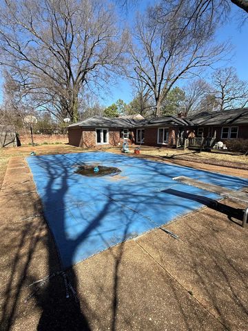 1235 CHERRY RD, Memphis, TN 38117